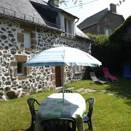 Le Monteil, 3 Pieces, 5 Personnes - Fr-1-742-418 Le Monteil (Cantal)