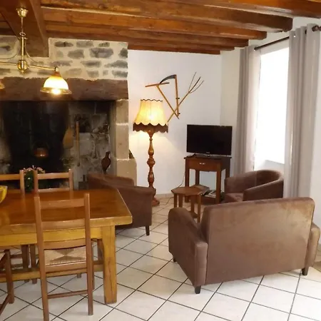 Le Monteil, 3 Pieces, 5 Personnes - Fr-1-742-418 *