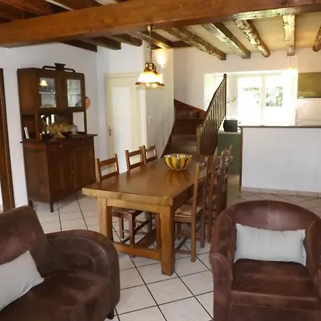 Nyaraló Le Monteil, 3 Pieces, 5 Personnes - Fr-1-742-418 Le Monteil (Cantal)