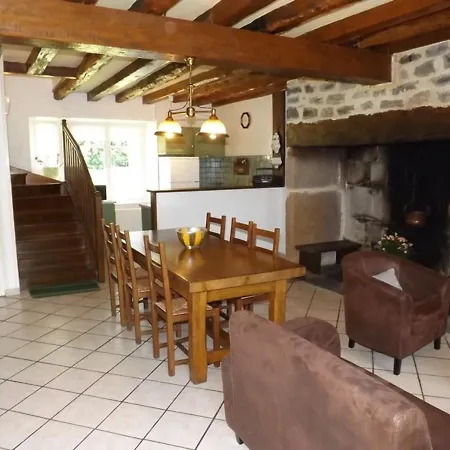 Nyaraló Le Monteil, 3 Pieces, 5 Personnes - Fr-1-742-418